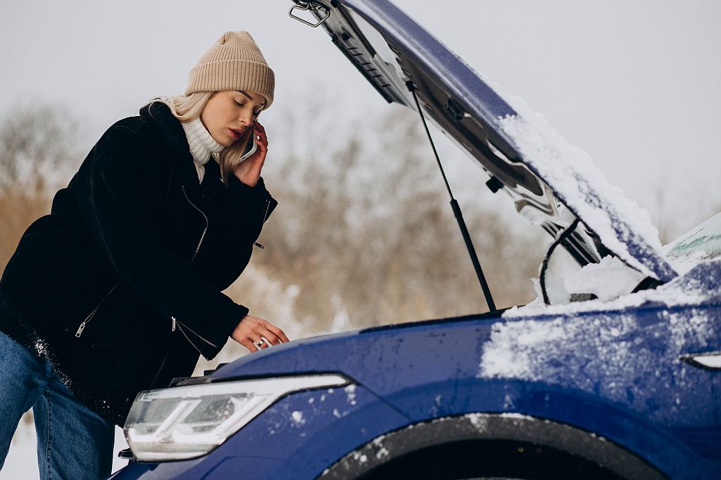 leere Autobatterie im Winter was tun_